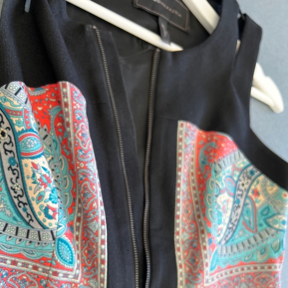 BCBG MaxAzria Paisley Zipped Top - Picture 6 of 10